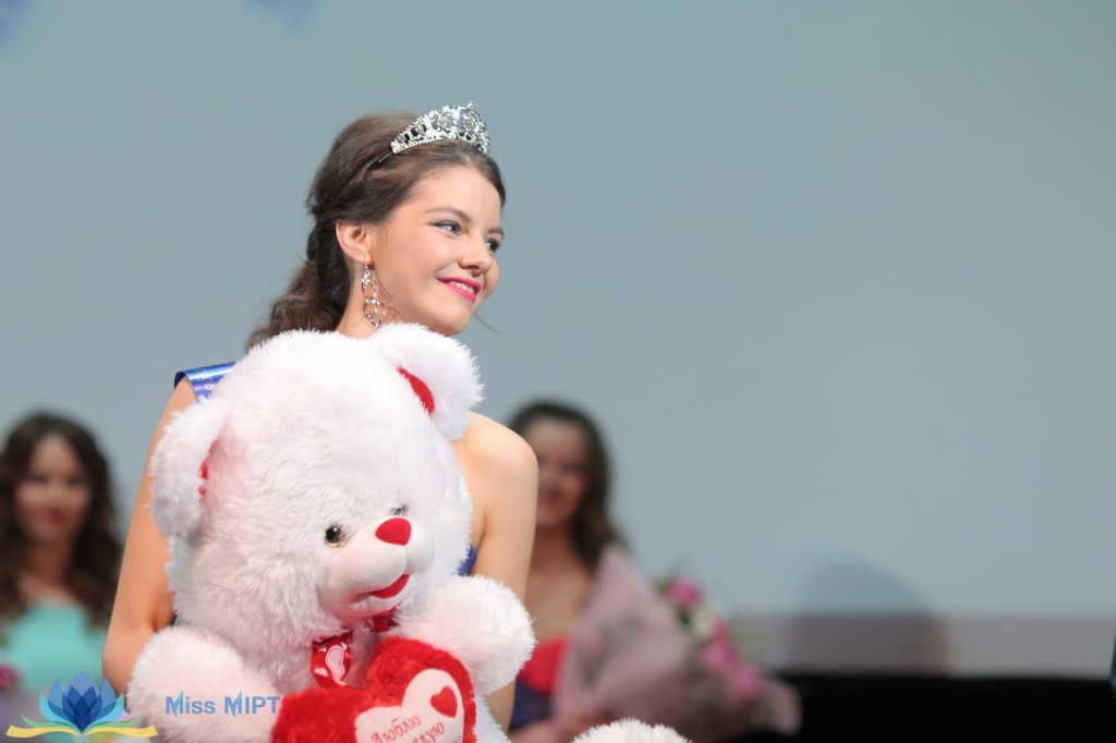 «Вице-Мисс MIPT 2015» — Виктория Сноровихина / Фотография: МКИ